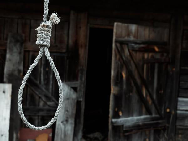 सूरत में आत्महत्या की घटना में गोडादरा में एक महिला ने किसी कारणवश आत्महत्या की