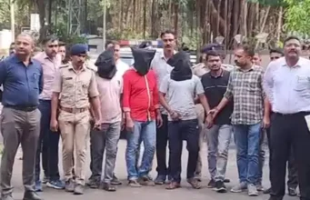 किम के पास ट्रेन दुर्घटनाग्रस्त करने की साजिश में रेलवे पेट्रोलिंग पार्टी के तीन कर्मचारीयों की गिरफ्तारी