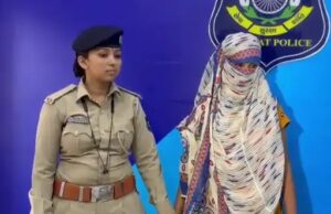 पत्नी ने पति की प्रेमिका की हत्या की,घर को बाहर से ताला लगाकर फरार हो गई।