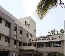 सूरत म्युनिसिपल कमिश्नर और अधिकारियों को हाईकोर्ट की नोटिस, बिना नोटिस के ही डिमोलिशन?