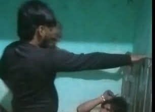 आधी रात शादीशुदा प्रेमिका के घर बंद बक्से मे निर्वस्त्र हालत मे मिला युवक