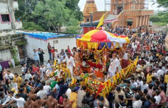 शहर में सात विभिन्न स्थानों से भव्य रथयात्रा,हजारों श्रद्धालुओं ने श्रद्धा भाव से दर्शन किए और रथ को रस्सियों से खींचते हुए आगे बढ़ाया