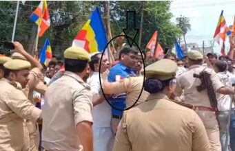 मौर्य पर जातिसूचक टिप्पणी का मामला:आरोपी की गिरफ्तारी की मांग पर सैकड़ों लोगों का प्रदर्शन, पुलिस ने दिया आश्वासन