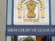 गुजरात उच्च न्यायालय ने मृत व्यक्ति को दोषी ठहराया, पुलिस और वकील को गलती के लिए फटकार लगाई