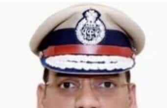 DGP समेत 13 अफसरों पर FIR