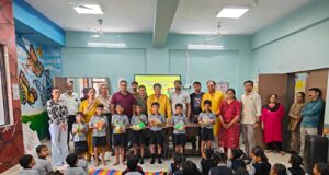 जरूरतमंद बच्चों के साथ मनाई होली, 150 से अधिक छात्रों को वितरित की गई होली किट