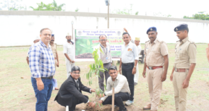 लाजपोर सेंट्रल जेल परिसर में 400 पौधे लगाए गए, पर्यावरण संरक्षण का दिया संदेश
