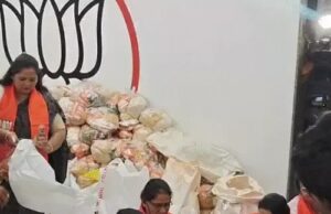 नवसारी-वलसाड के लिए भाजपा ने भेजी राहत सामग्री
